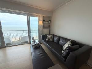 BEL AIR HOLIDAY - Spacious 1-bedroom apartment with sea view T134