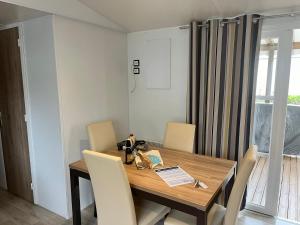 MH 305 3 chambres et 1 salle de bain dan camping 4 étoiles