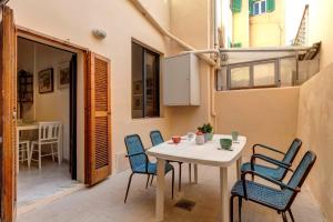 Casine Apartment by Mamo Florence