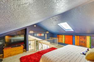 180 Main Channel View! Poolside Apt in Osage Beach