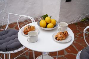 Beautiful cave-level stable converted house