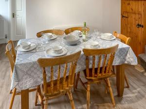 Mistletoe Cottage - Uk50581