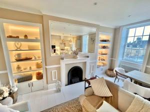 Grand 5-Bed Georgian Residences in Bath Centre with Garden & City Views