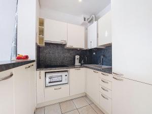 Apartment Le Nirvana-1 by Interhome