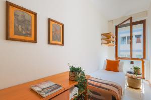 Piazza Cavour - by MyHomeInComo