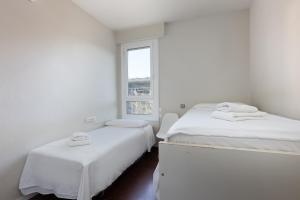 Aparteasy - Bright, large and central apartment in BCN