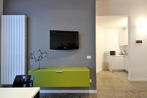 San Polo Apartment with Balcony