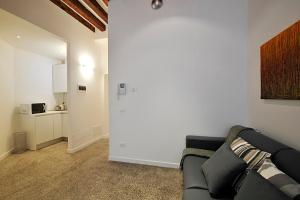 San Polo Apartment with Balcony