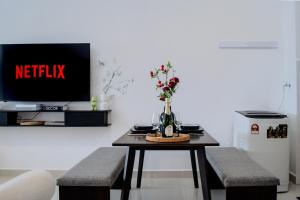 Core Soho Suite Bathtub With Netflix KLIA Sepang