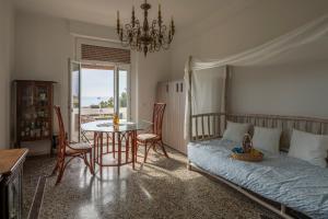 Focaincontromano Apartment with Sea View, Genoa