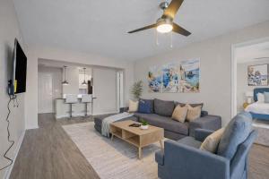 Huge 4 Bedroom Austin Retreat Near Downtown Pool Gym