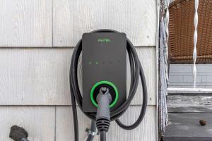 Contemporary 4BR Home Near Hospital