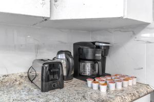 Contemporary 4BR Home Near Hospital