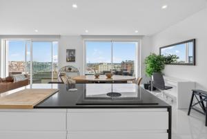 Penthouse by the Marina