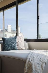 Luxury Beach View Escape