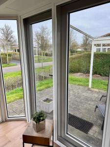 Breskens Chalet Huis Joschi mit Zaun Haus Nr G139