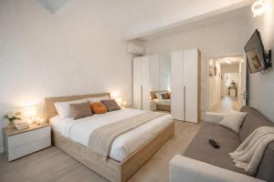 Steps from Santa Croce- Spacious with 2 bathrooms