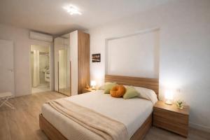 Steps from Santa Croce- Spacious with 2 bathrooms