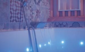 Nuit Romantique, Spa, Champagne, Cinéma, Flipper - Escapade Veyloise