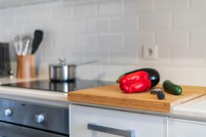 Bright And Modern 2 Bed Apartment