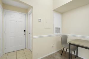 Upscale 1BR Apartment Home