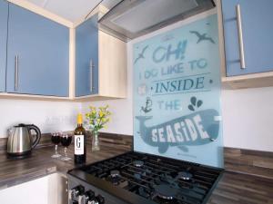 2 Bedroom Seaside 2 Caravan