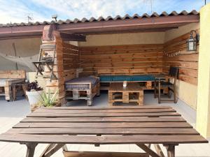 LEscala-Ventalló. Cosy WiFi Rooftop terrace EG