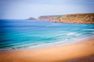 The Studio Beach Cottage Sea views Garden Amazing Location