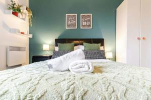 Quiet balcony flat by The Cube and Mailbox