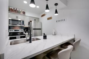 Old Town Oasis! Modern Unit with Resort-Style Pool