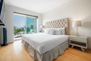 2BR Luxury Stay Mundial 2026 Skyline Views