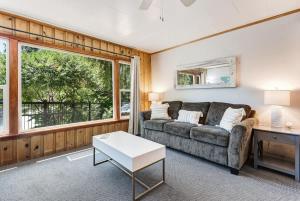 Ground Floor Riverside Cottage with Patio