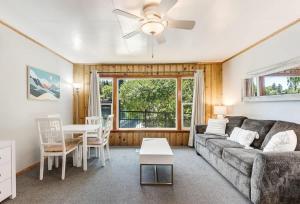 Ground Floor Riverside Cottage with Patio
