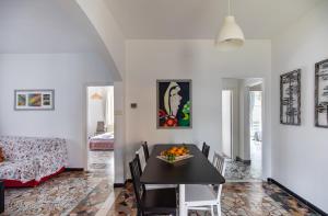 Stunning Apartment in a Villa near the beach