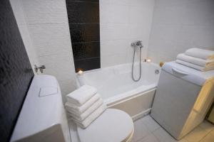 Lake View Double Balcony City Center Apartment in Ohrid