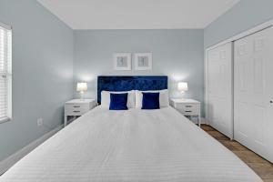 Gulfview Condo #1809 at Laketown Wharf