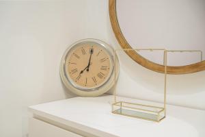 Cozy 3BR Near Av Liberdade Sleeps 8 Patio