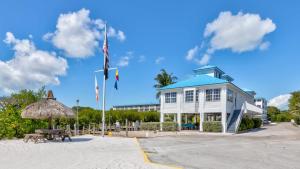 Its Tiki Time in the Keys Ocean Pointe 1413