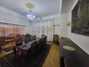 A luxury partment in garden city for families