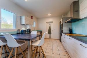 Villa avec piscine privée, jardin & poêle à bois