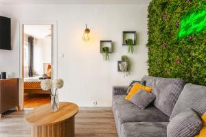 Jungle Saintaise - Appartement, Hypercentre, Fibre, Tv 4K, Parking Privé Payant