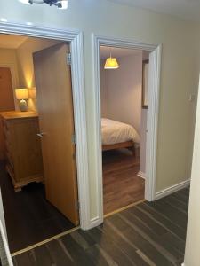 New prime 2 bed 2 bathroom spacious city center apartment with free secure parking