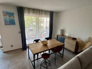 Modern City Center apartment with parking!