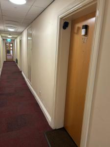 New prime 2 bed 2 bathroom spacious city center apartment with free secure parking