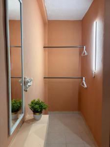 Comfortable studio steps from the beach and 5th Avenue