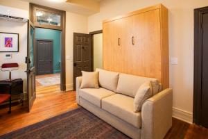 Downtown Business Hub! Walkable Condo in Florence