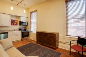 Downtown Business Hub! Walkable Condo in Florence