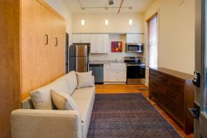 Downtown Business Hub! Walkable Condo in Florence