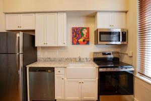 Downtown Business Hub! Walkable Condo in Florence