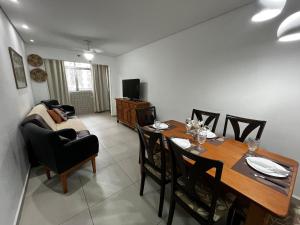 Aviação-com Ar -1 Dorm- 6 Hospedes -Garagem -Wi Fi- 50 metros da Praia